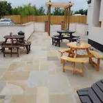 Royal Oak Hotel
